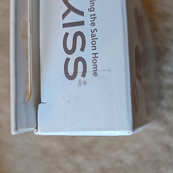 New, never opened christmas press on! - Picture 6 of 6